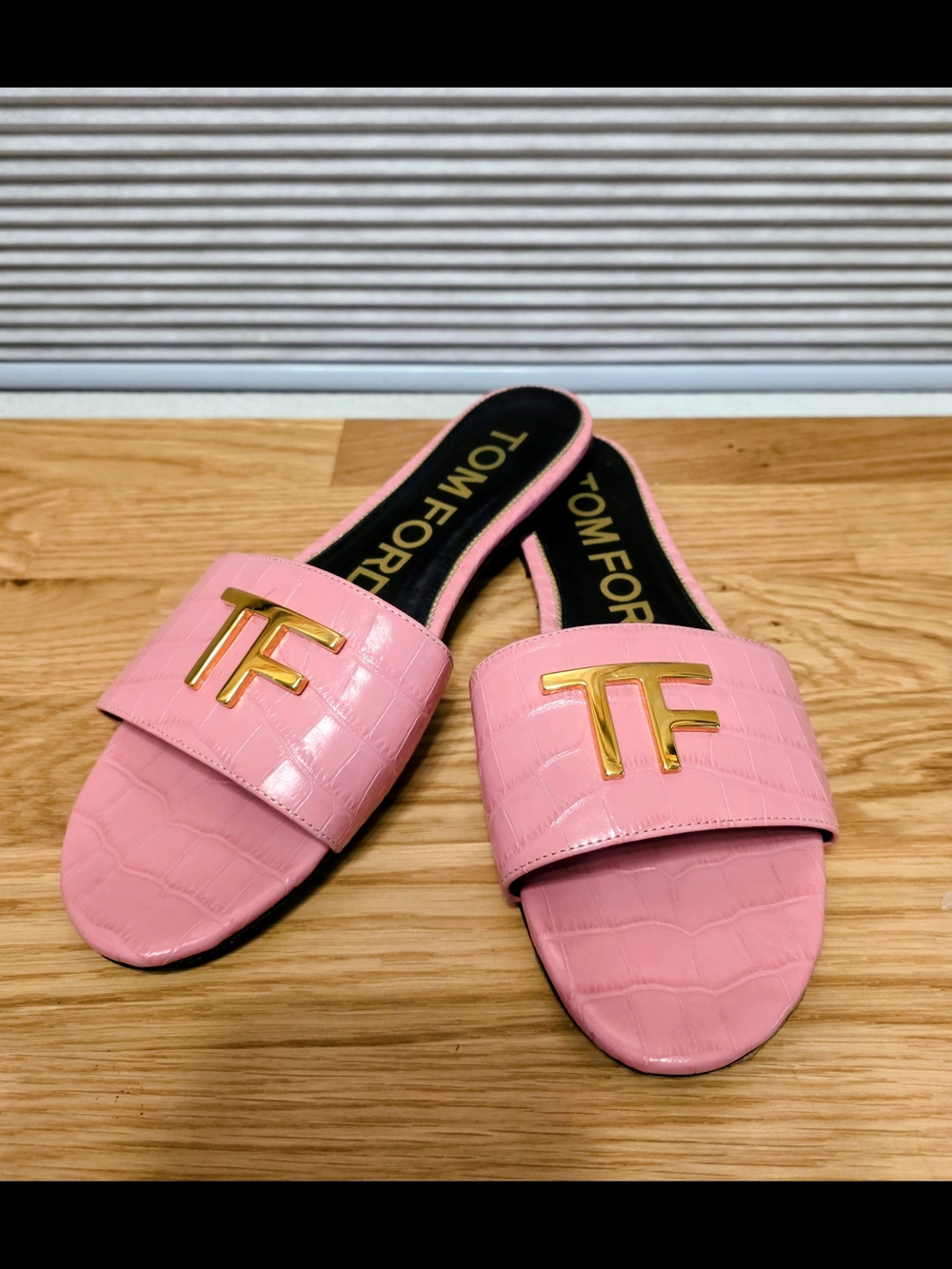 TOM FORD SLIDES 37 - Picture 1 of 14